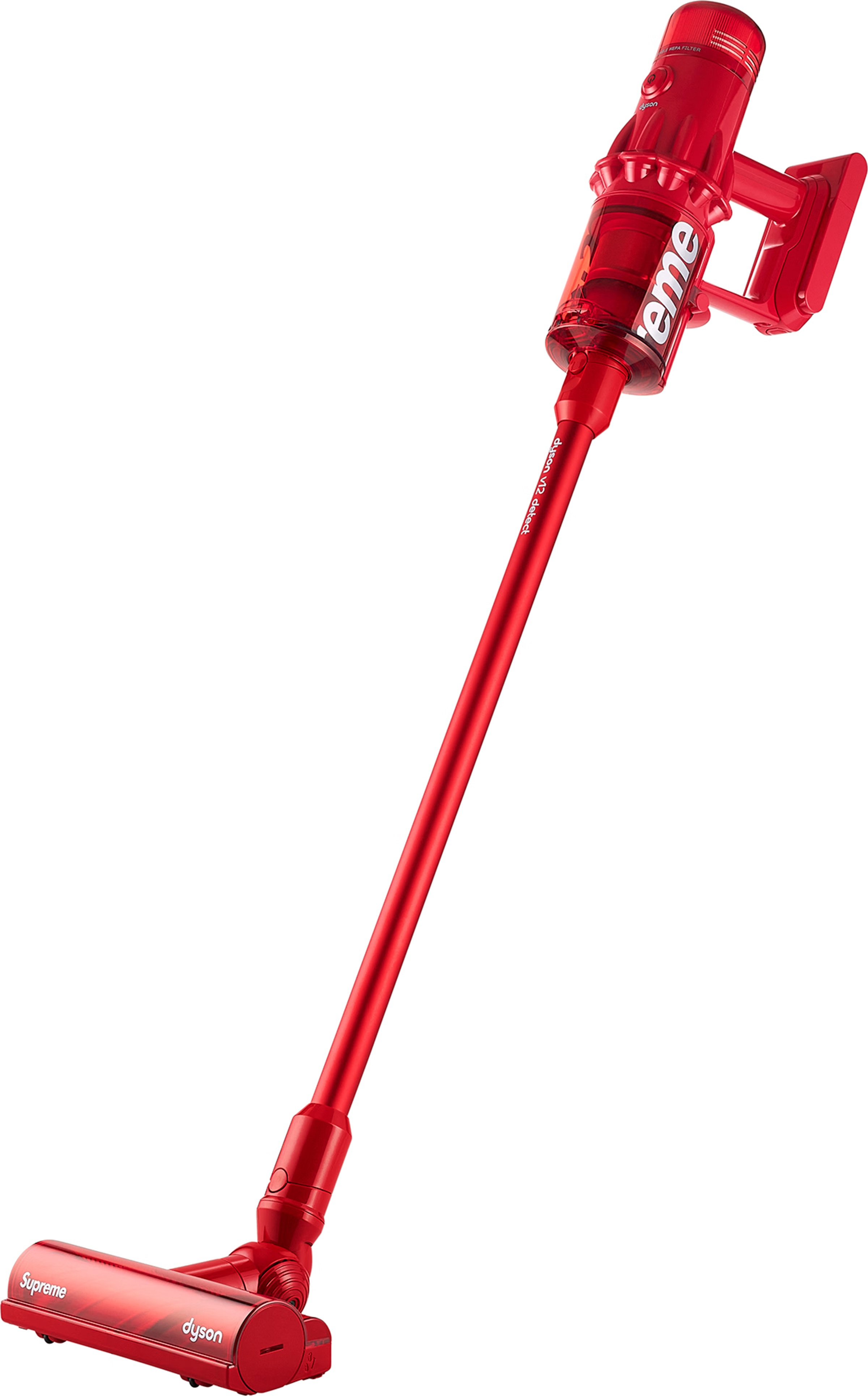 Supreme 2026 秋冬配件再度腦洞大開！連 Dyson 吸塵器、摩托車，甚至整個滑板場都能賣！