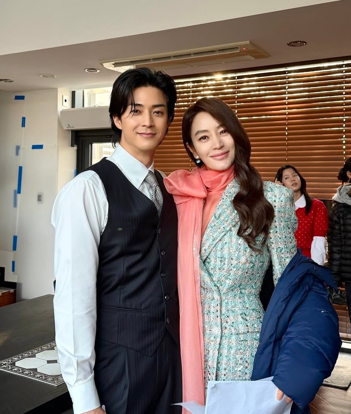 金憓秀 Kim Hye-soo《現在不是外遇的問題》觀看量暴增169%!金智勳私服穿搭同步瘋傳