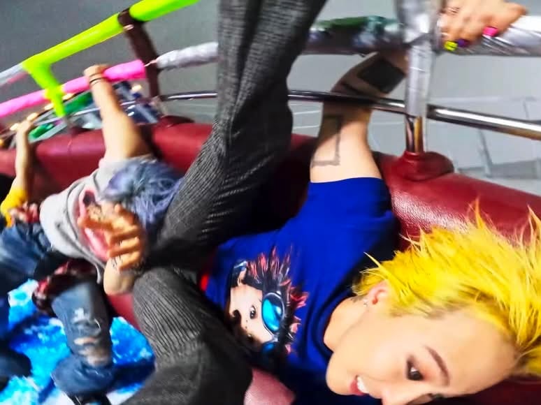 BIGBANG〈BiiiG〉MV 正式上線！GD、大聲神姿勢笑翻網友：「詭異到我必須再單獨嚴肅發一次！」