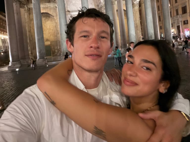 卡倫透納 Callum Turner 娶杜娃黎波後首曝人生計畫！36 歲想當爸：「生兒育女擺第一！」