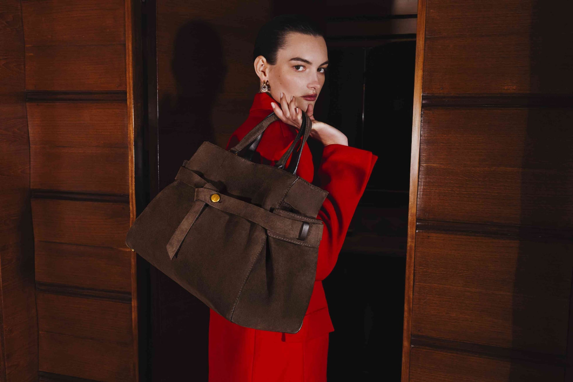 Gianni Chiarini 2026秋冬包包狂了！5款義大利工藝珍品曝光，鰻魚皮、鴕鳥紋⋯每一款都值得收藏！