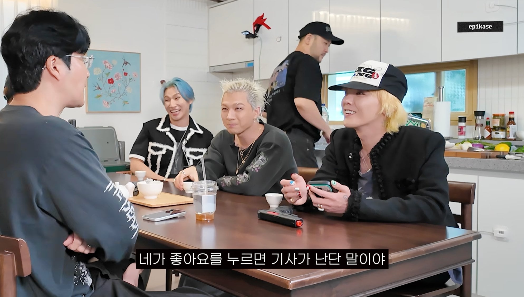 BIGBANG GD IG 按讚習慣遭 Tablo 制止!解釋按讚原因:「我覺得好就按啊!」