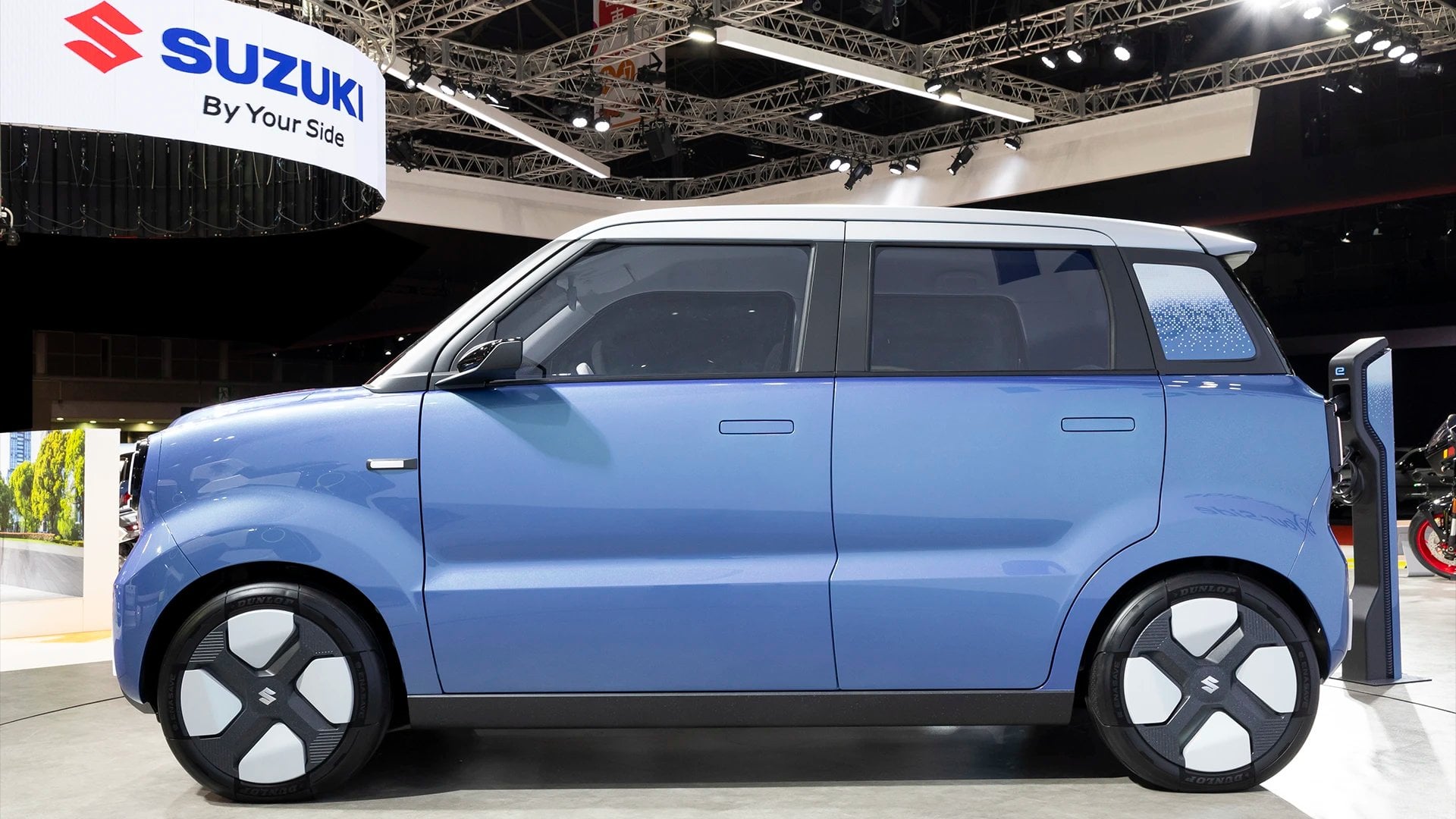 Suzuki Vision e-Sky 電動概念車曝光!全高1625mm、ㄇ字型頭燈超狂,2026年度量產化期待爆表!