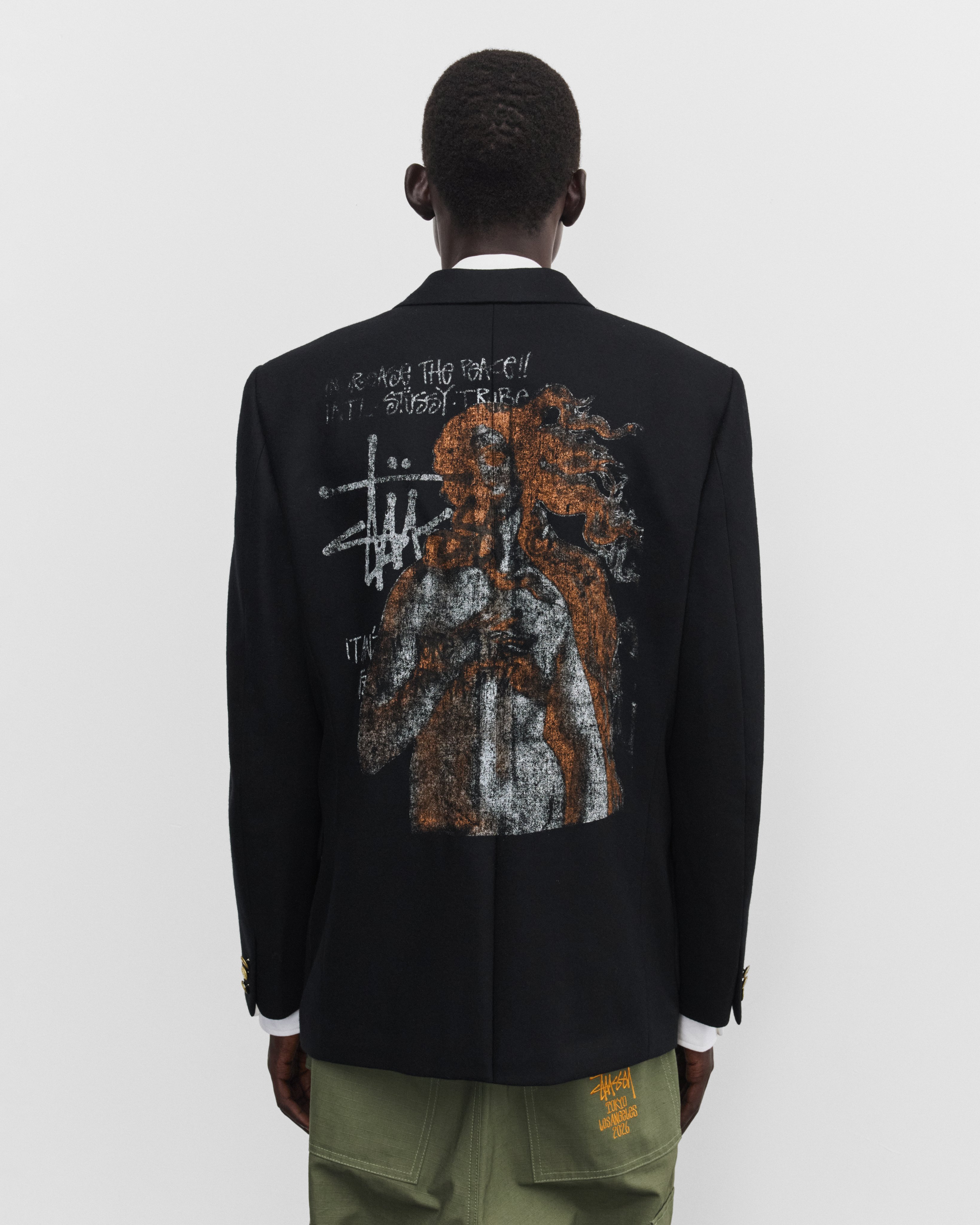 Stüssy x eYe JUNYA WATANABE MAN 2026 秋冬聯名即將發售!西裝、龍紋外套注入經典街頭圖騰