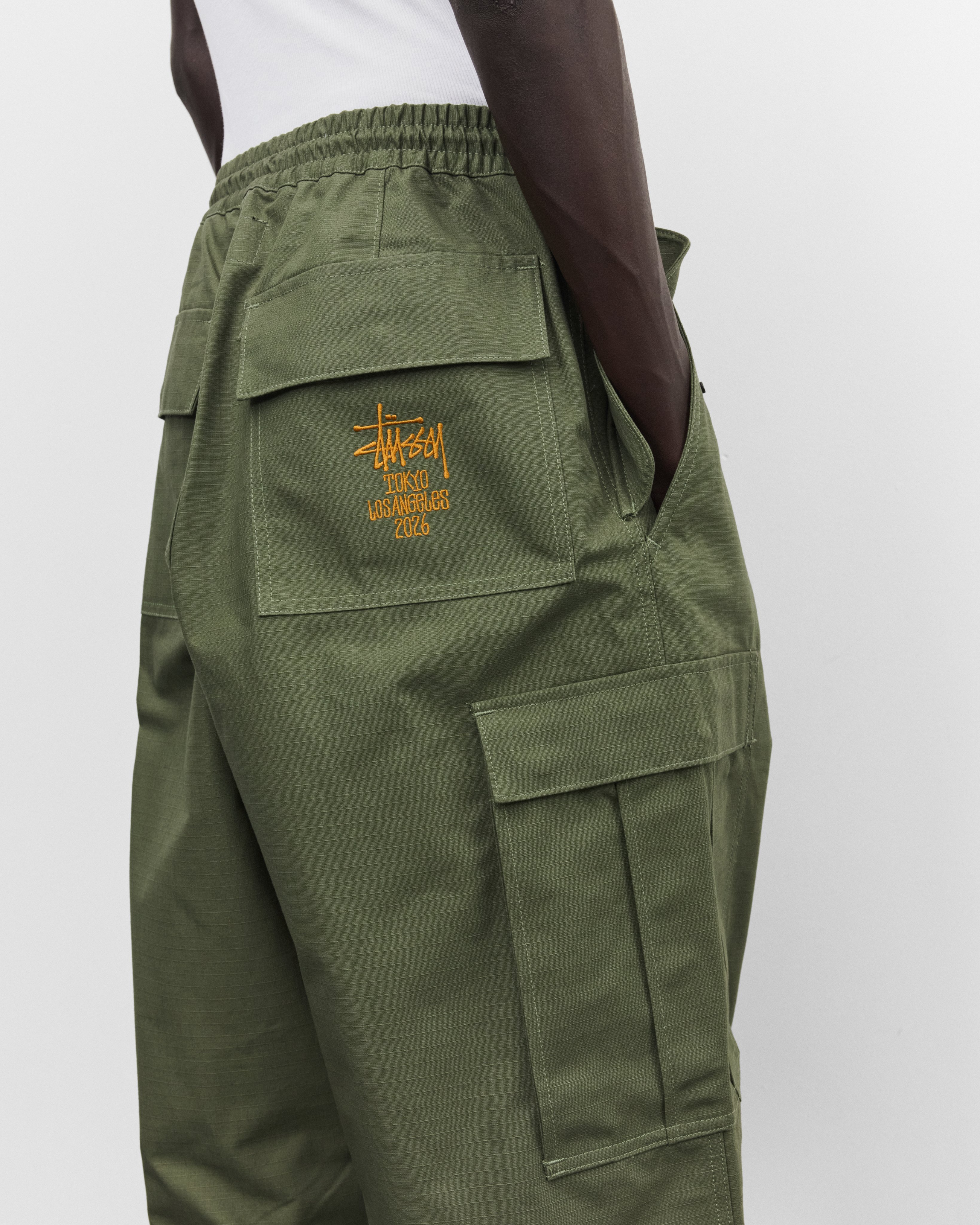 Stüssy x eYe JUNYA WATANABE MAN 2026 秋冬聯名即將發售!西裝、龍紋外套注入經典街頭圖騰