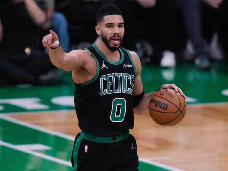 NBA/Jayson Tatum 上海罰球準度失靈!連續 10 球全失手,現場球迷忍不住喊「讓我試試」!