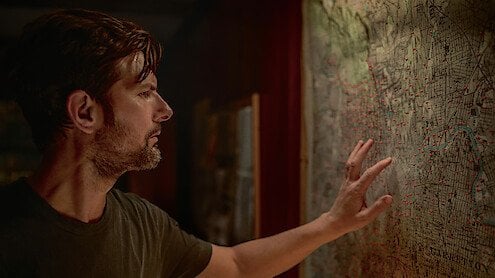 Netflix 8月28日上線《耳語人》!狄尼洛、史考特聯手獵殺連環殺手,驚悚陣容堅強