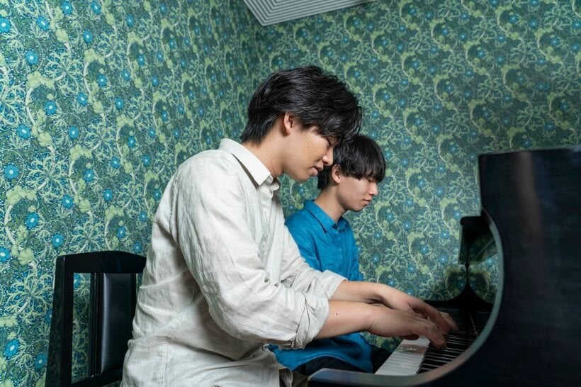 日本醫大生雙胞胎鋼琴家「兄弟組」登上24小時電視!山崎育三郎獻唱原創曲,為罕病兒童家庭送暖