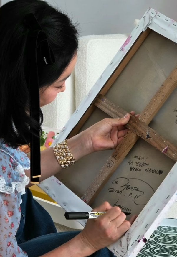 李惠英送香奈兒包給池睿恩!承諾「結婚祝儀100萬韓元」,兩位癌症倖存者暖心互動曝光