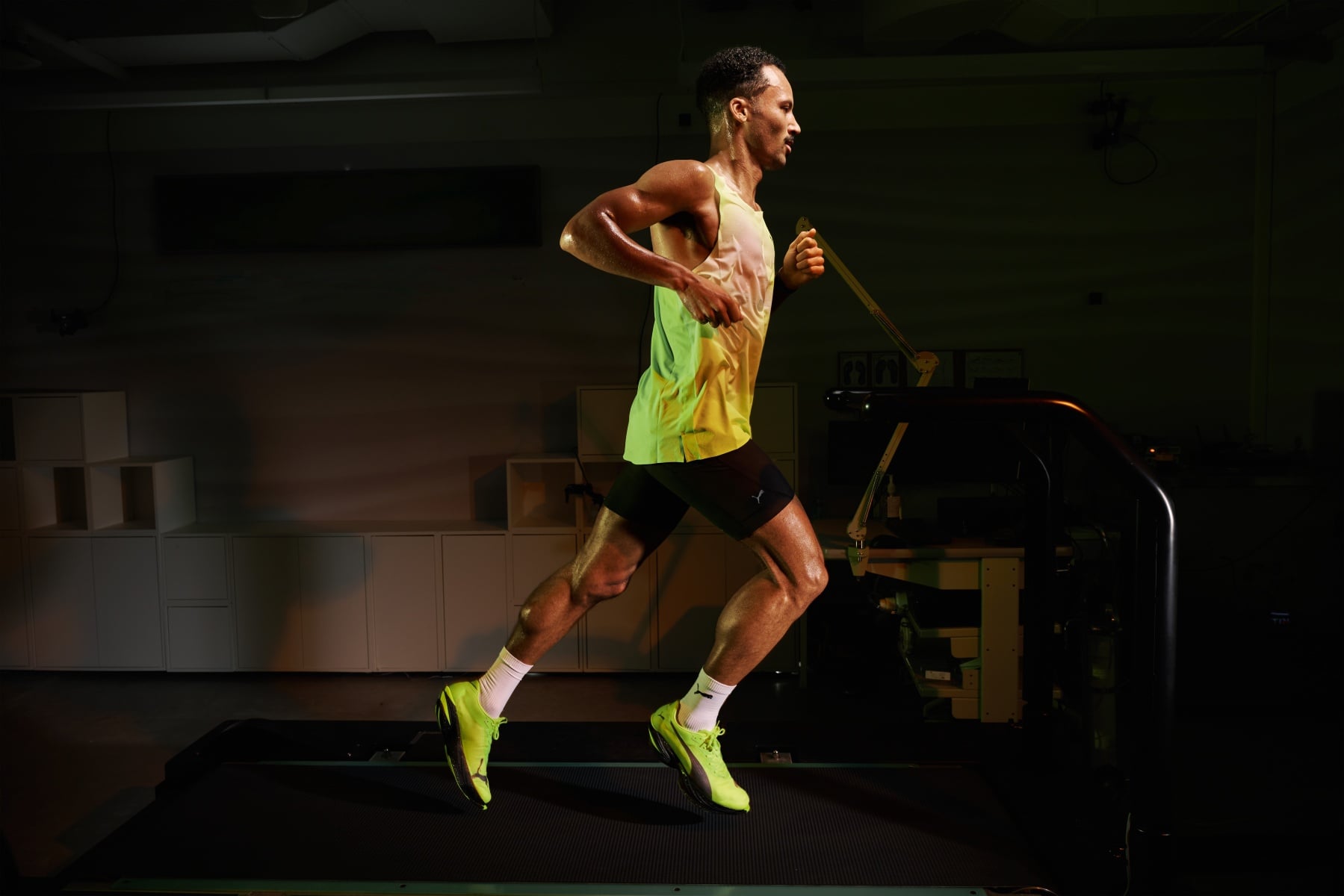 PUMA 兩款競速跑鞋發表迎戰 2026 年末馬拉松賽季!DEVIATE NITRO™ELITE 4、FAST-R NITRO™ ELITE 3⋯一次看!