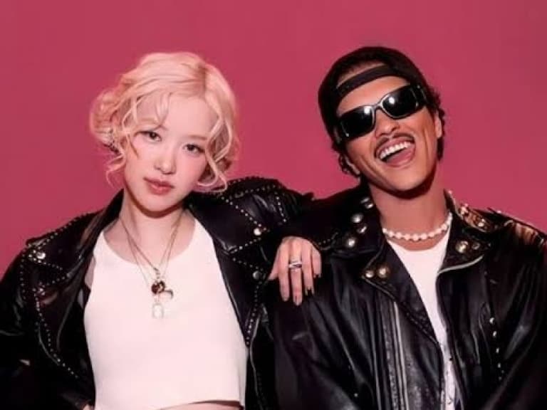 火星人布魯諾 Bruno Mars 向 Rosé 喊話想再唱〈APT.〉！笑虧：「她身價變貴都不接電話了！」
