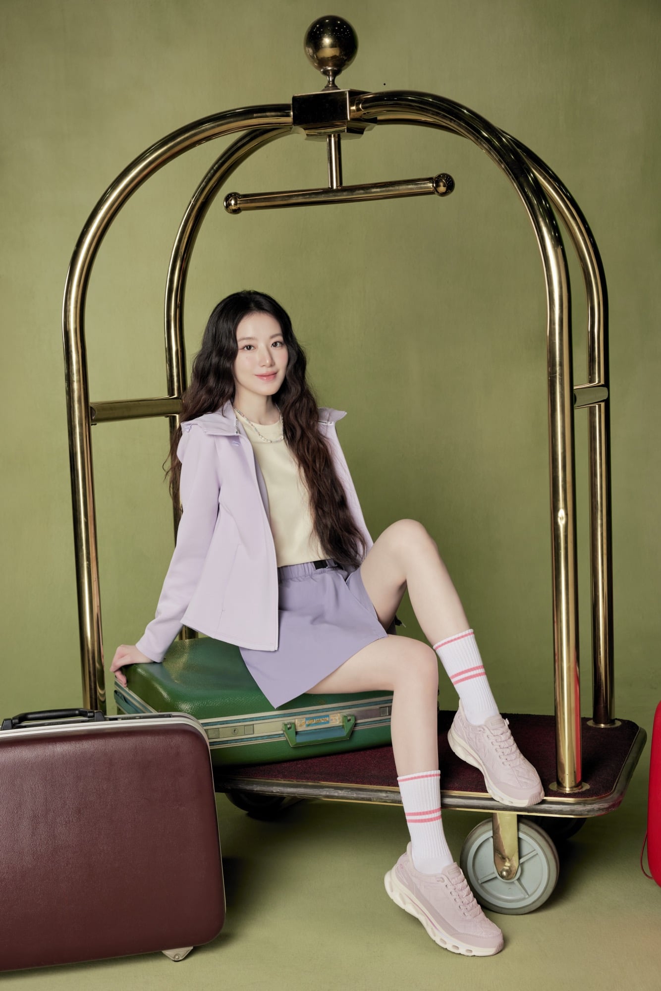 SKECHERS × 舒華限定應援打卡棒來了!買鞋送周邊,數量有限快搶⋯9 月 1 日開搶!