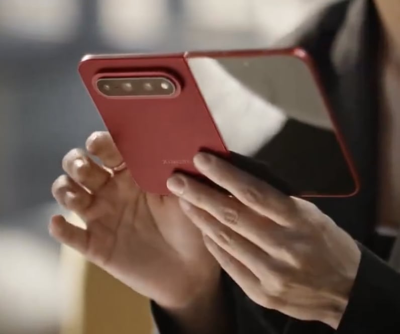 小米 Xiaomi 18 Fold 搶先蘋果發表!全新「中折疊」設計、2 億畫素徠卡鏡頭⋯規格一次看!