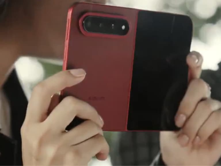 小米 Xiaomi 18 Fold 搶先蘋果發表！全新「中折疊」設計、2 億畫素徠卡鏡頭⋯規格一次看！