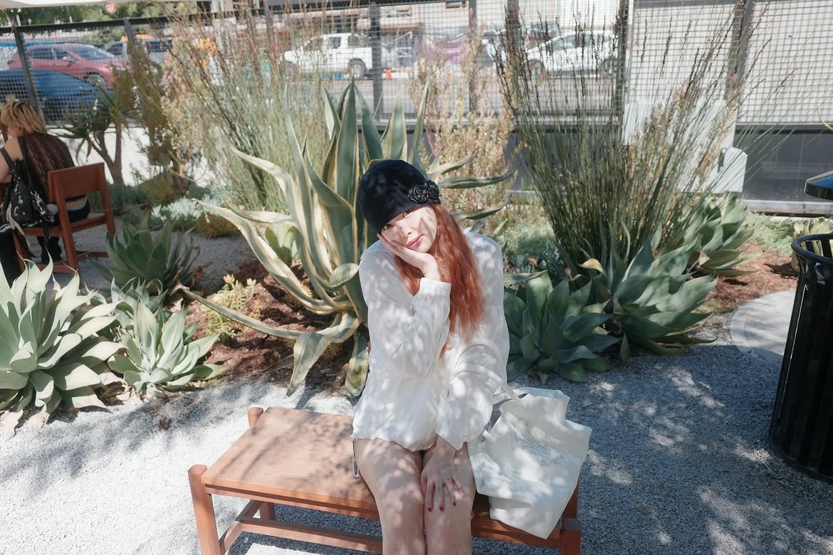 現亞♥龍俊亨洛杉磯度假親密互動曝光!情侶眼鏡、相似穿搭甜蜜爆表