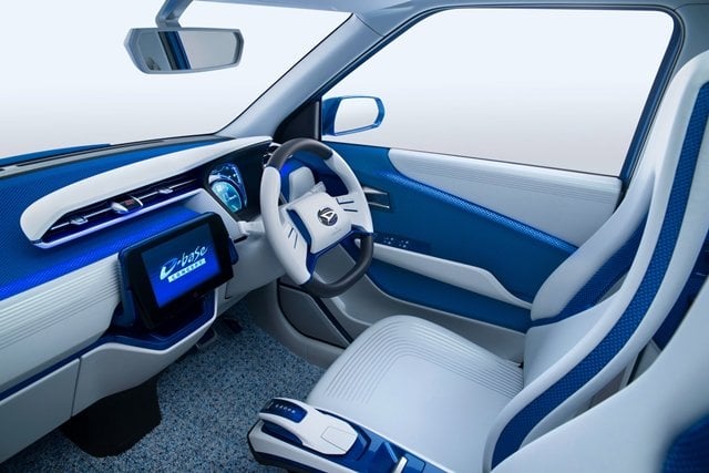 日本大發究極純汽油車D-base曝光!油耗每公升40公里、運動感設計掀話題