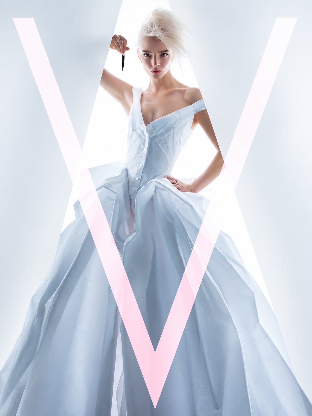 # 安雅泰勒喬伊 Anya Taylor-Joy 紙感禮服美翻登V雜誌!還被曝將加盟《魔戒》新片!
