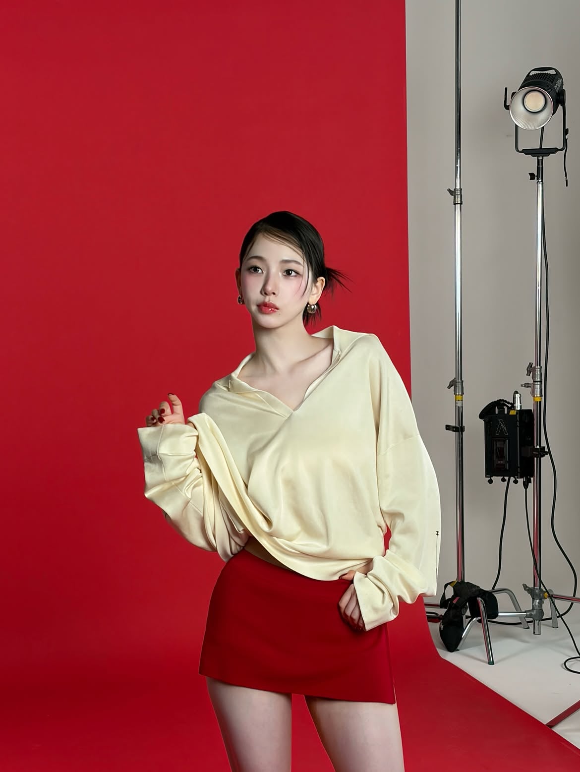 Karina未修圖短褲照曝光!才被酸「腿太粗」網友神反轉讚蜜大腿