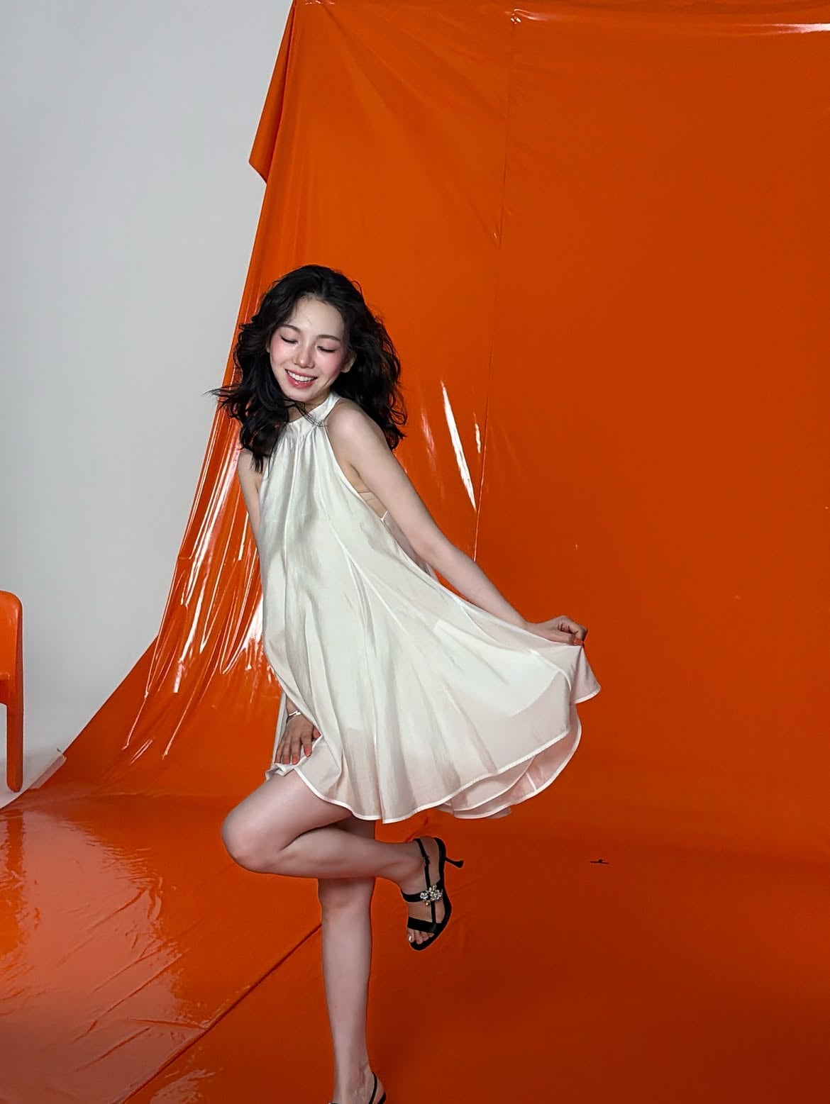 Karina未修圖短褲照曝光!才被酸「腿太粗」網友神反轉讚蜜大腿