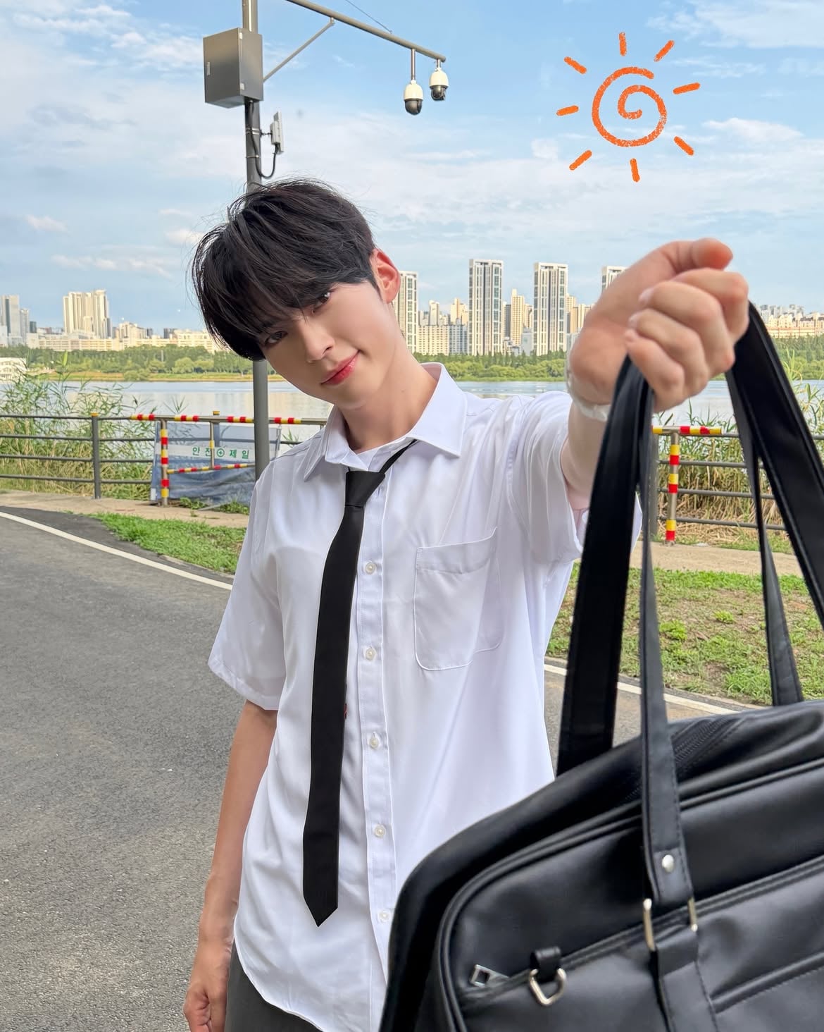 # 周子瑜空降AAA 2026主持!高雄同台金秀賢浪花男子 9/19搶票超激戰