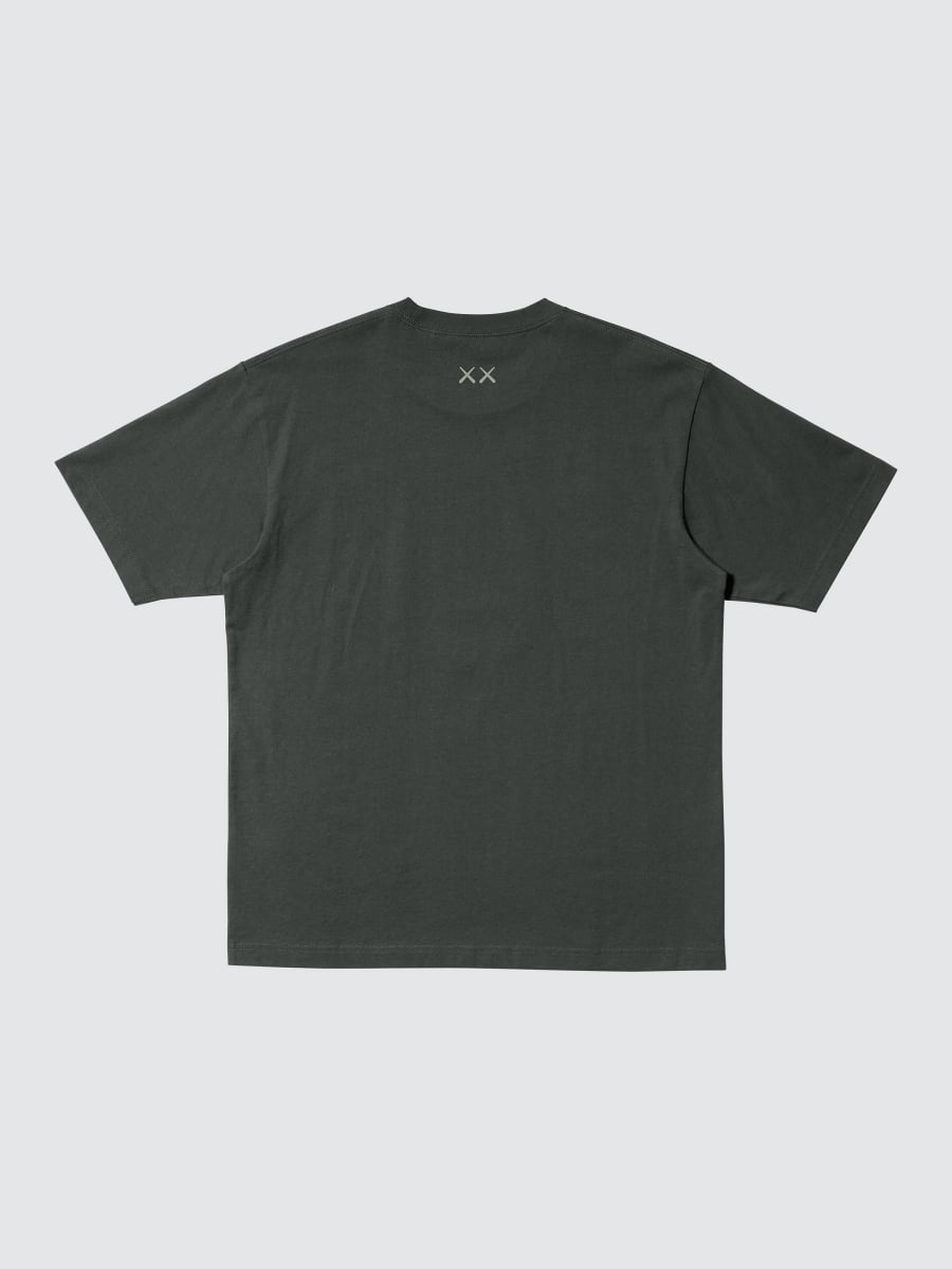 KAWS × UNIQLO 最新聯名「KAWS UNIVERSE」登場!三大全新角色、首款絨毛吊飾一次看