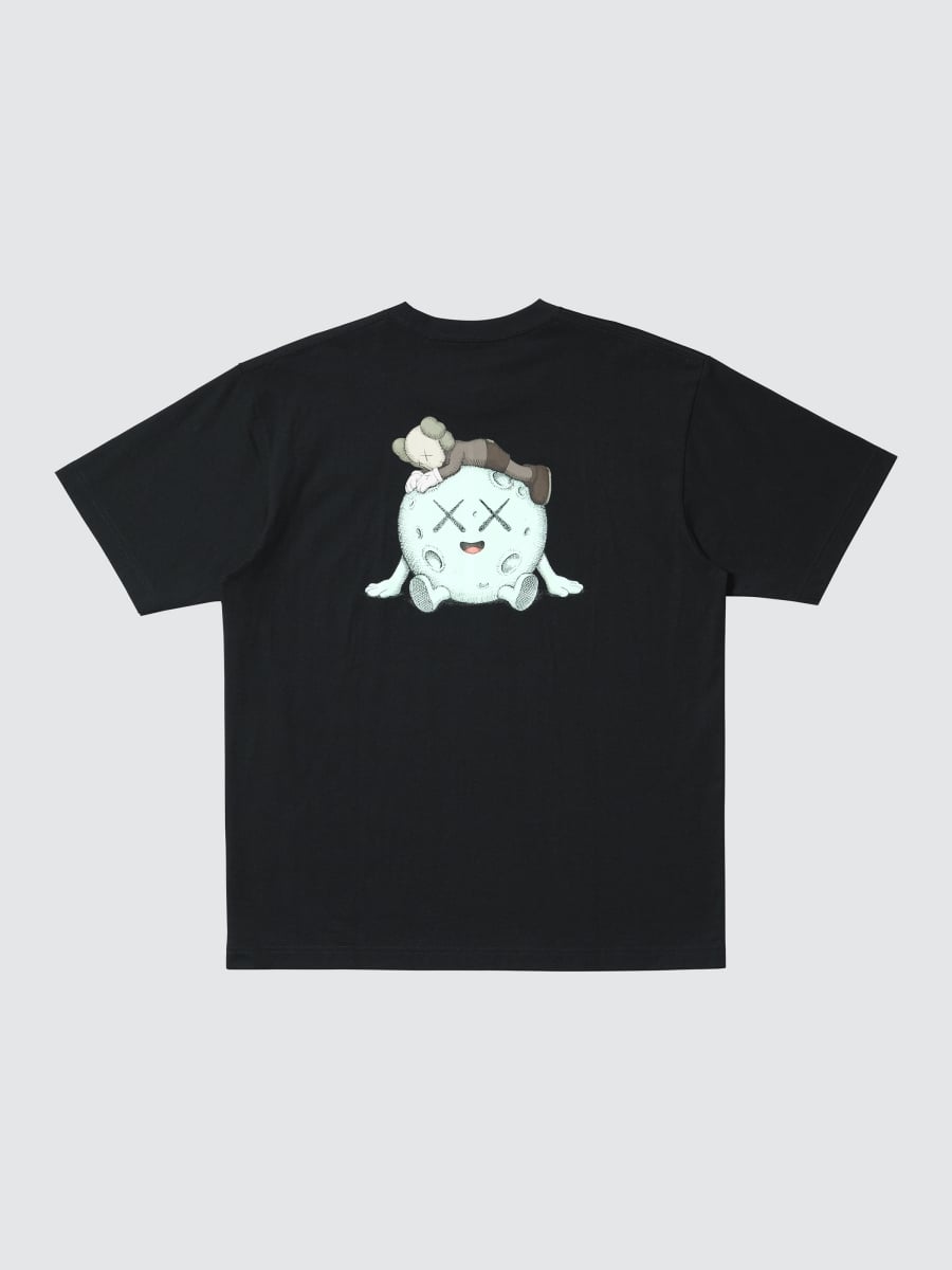 KAWS × UNIQLO 最新聯名「KAWS UNIVERSE」登場!三大全新角色、首款絨毛吊飾一次看