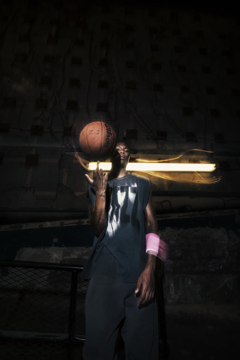 NBA/Nike 聯手 NBA 推出街頭新裝備!變奏大 Logo、寬鬆版型⋯30 支球隊球迷都能穿到!