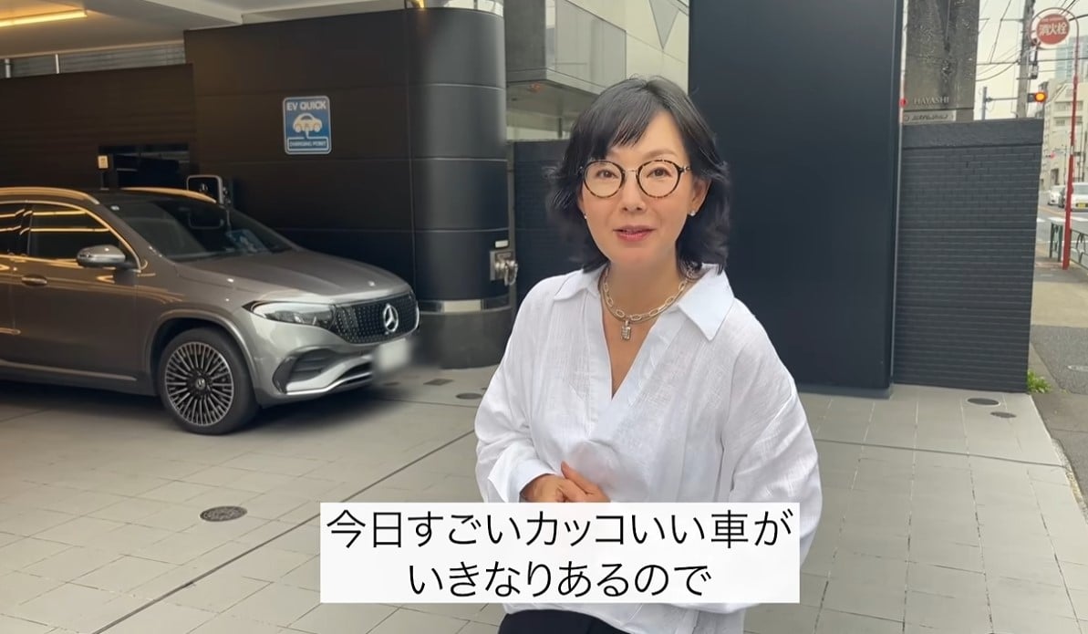 日本女優豐田真帆13年換愛車！試乘2862萬元賓士G63狂讚：「根本巴士」，納車竟要等1年