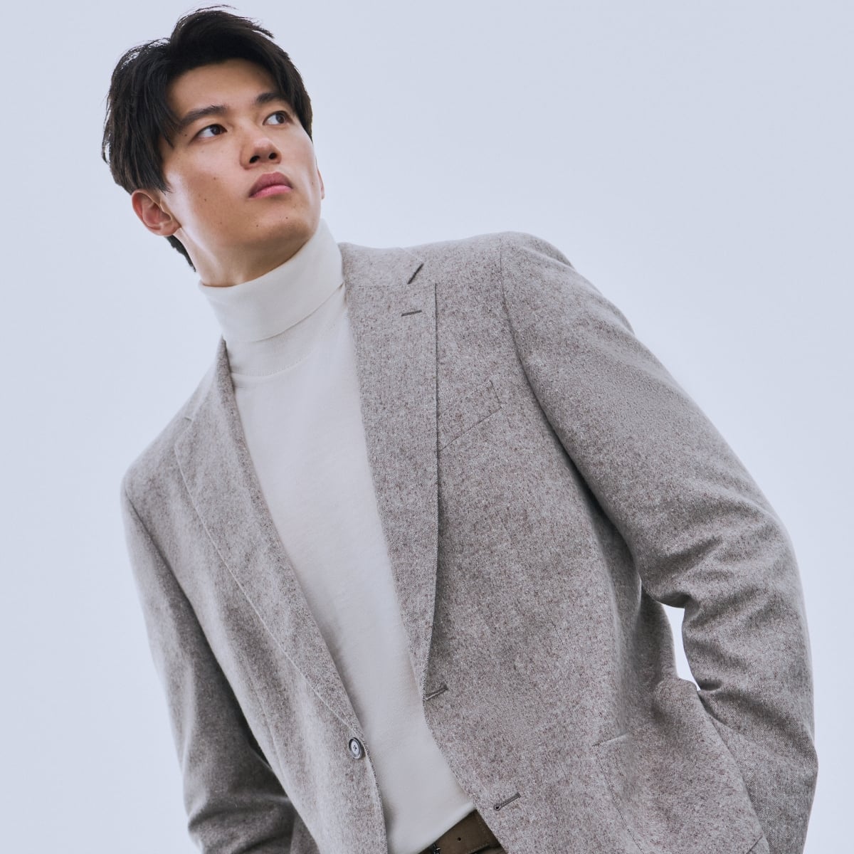 BOSS 2026 秋冬系列「現代剪裁,由我定義」!汪順、Aaron Pierre 聯手演繹工作到日常的衣櫥穿搭!