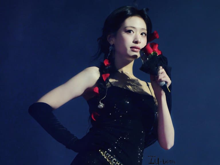 BABYMONSTER Ahyeon 雅賢身高 168 演唱會造型引爭議！網怒批 YG：「讓一個好好的偶像穿這樣！」