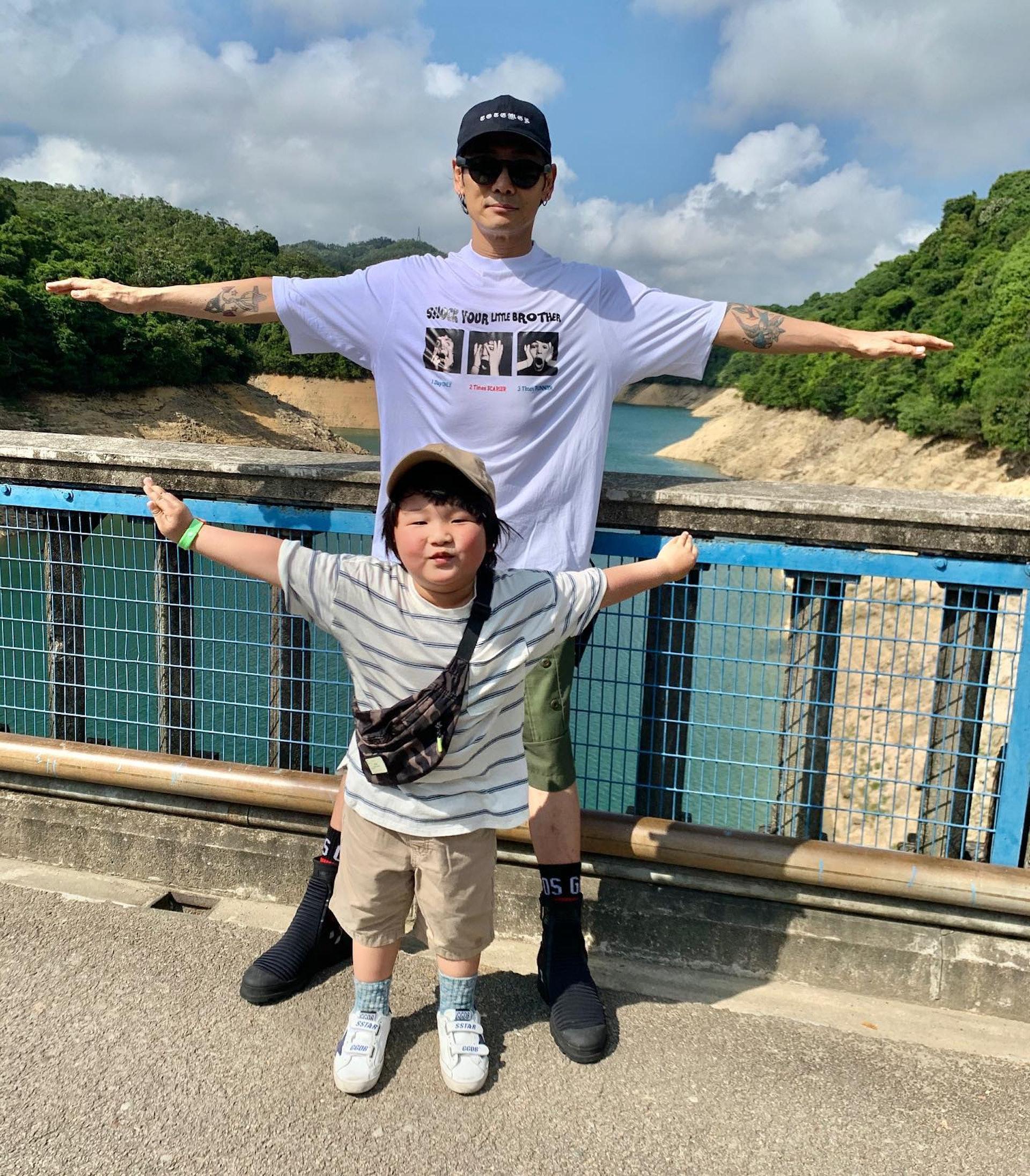 杜德偉身高 174 公分 64 歲超凍齡!台東唱情歌回憶殺、〈無心傷害〉、〈鍾愛一生〉、《第八號當舖》代表作一次看!