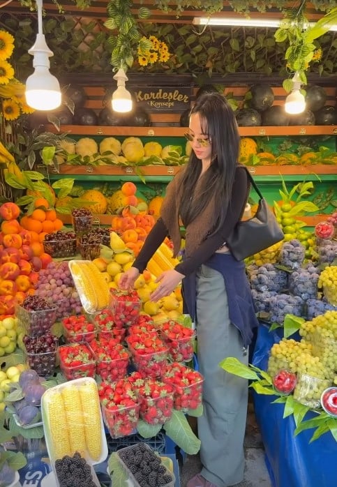 蔡依林46歲生日辣曬深V爆乳!土耳其街頭被巧遇 美杜莎專車全台僅3台