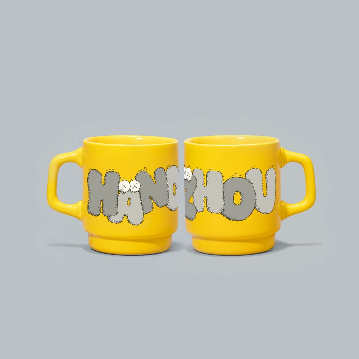 KAWS《HOLIDAY》杭州站首度機器人造型登場！30 公尺 COMPANION 西湖躺平，限定公仔、茶具組即將開賣！