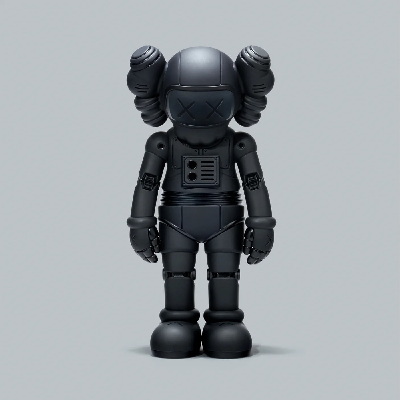 KAWS《HOLIDAY》杭州站首度機器人造型登場！30 公尺 COMPANION 西湖躺平，限定公仔、茶具組即將開賣！