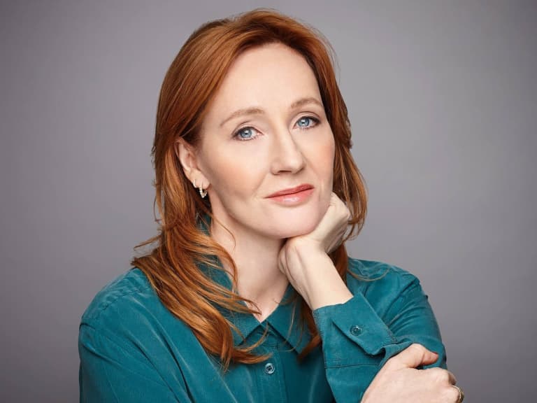 《哈利波特》作者 J.K. 羅琳 J.K. Rowling 45 億元超級遊艇曝光！船名遭白布遮住防抗議網掀話題！