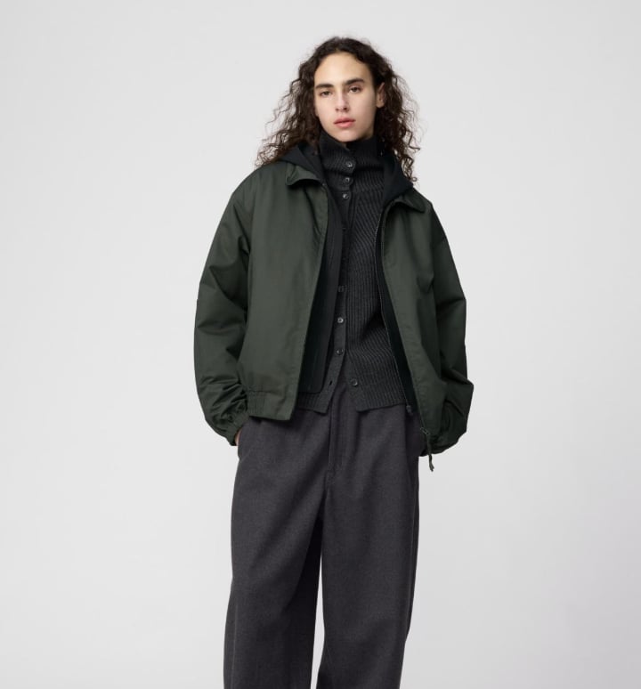 UNIQLO 爆款 PUFFTECH 布勞森外套下殺 990 元!原價 2,490 元砍 4 折,網友直呼:「直接包色」