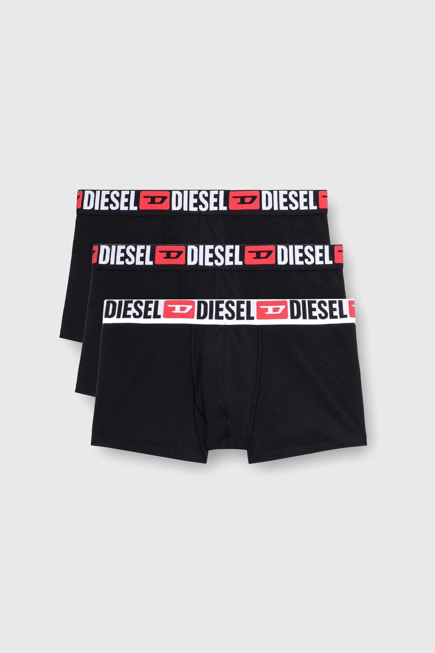 男生內褲也能當造型！CK、Supreme、DIESEL 等 6 大品牌推薦，低腰褲必搭的腰頭 Logo 怎麼選？