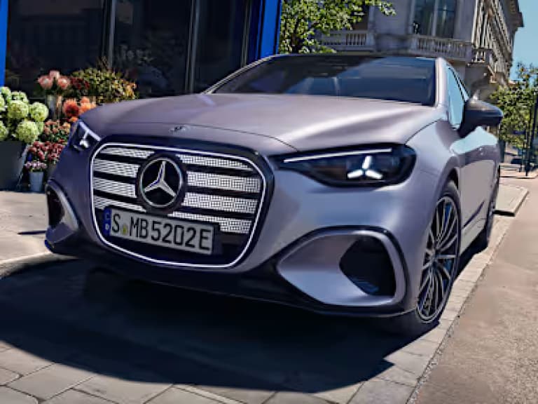 賓士新款 C 300 electric 登場！416匹馬力續航690公里 直逼 C 400