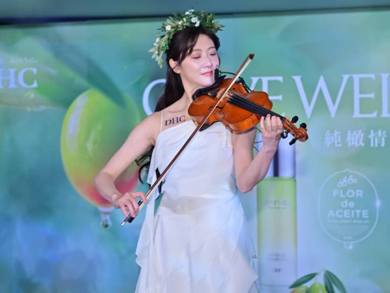 林逸欣小提琴演奏開場狂圈粉！DHC 邀年度代言人分享「LOVE WELL 寵愛自我」3 大生活哲學！