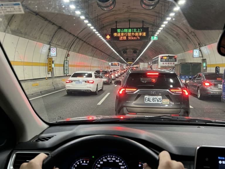 2026 中秋連假高乘載時段、國道管制懶人包！收費、匝道封閉一次看！