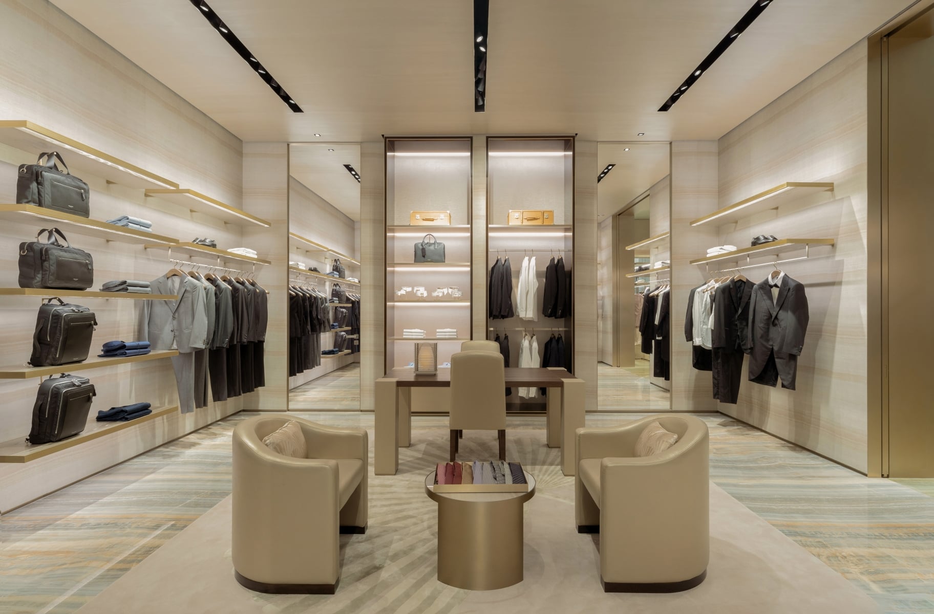 Giorgio Armani 台中旗艦店開幕!陳庭妮、胡宇威盛裝同框,米蘭珍藏檔案首度跨海展出!