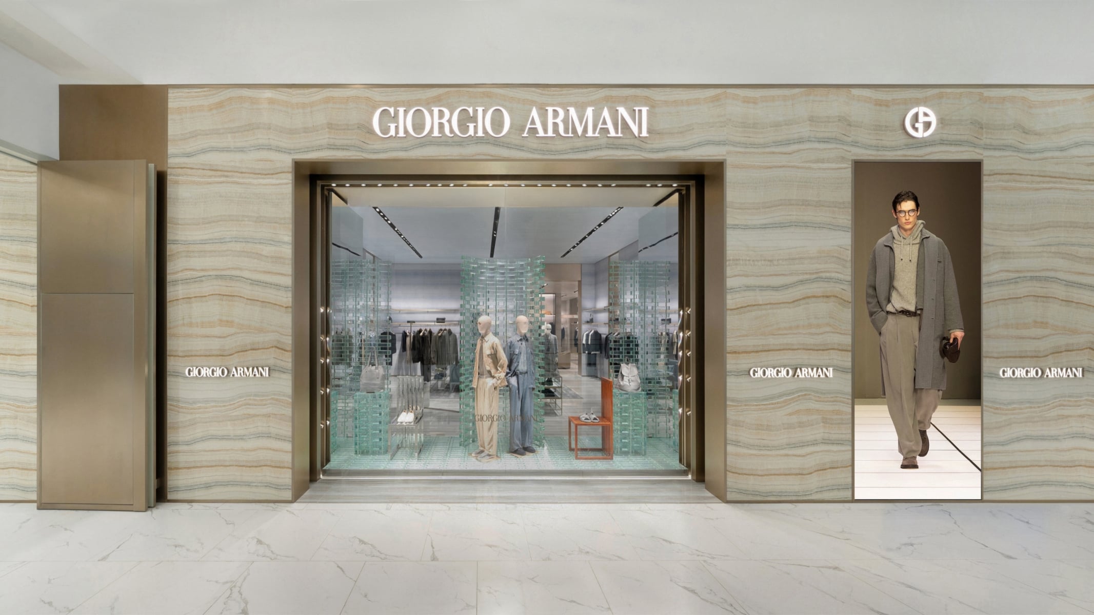 Giorgio Armani 台中旗艦店開幕!陳庭妮、胡宇威盛裝同框,米蘭珍藏檔案首度跨海展出!