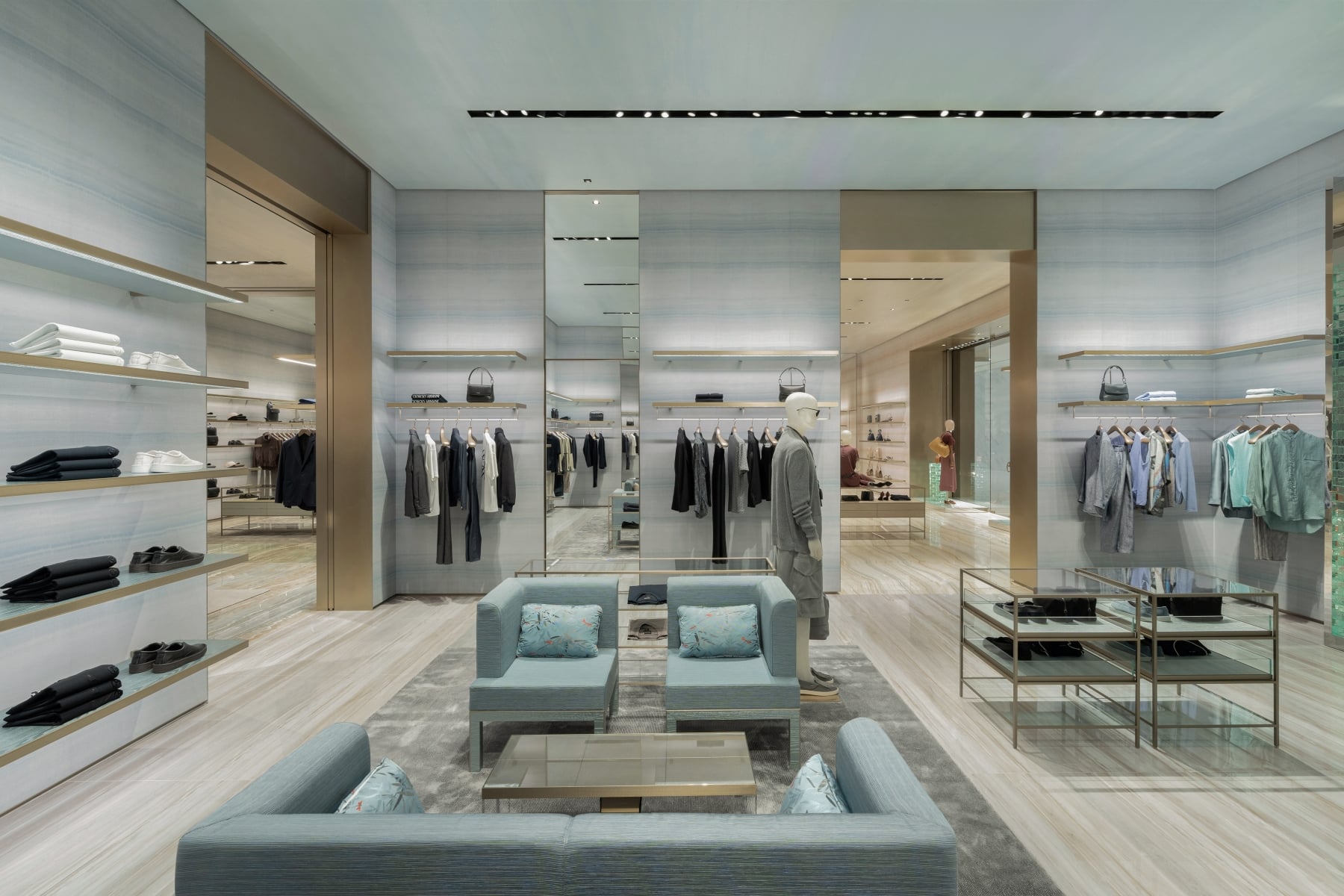 Giorgio Armani 台中旗艦店開幕!陳庭妮、胡宇威盛裝同框,米蘭珍藏檔案首度跨海展出!