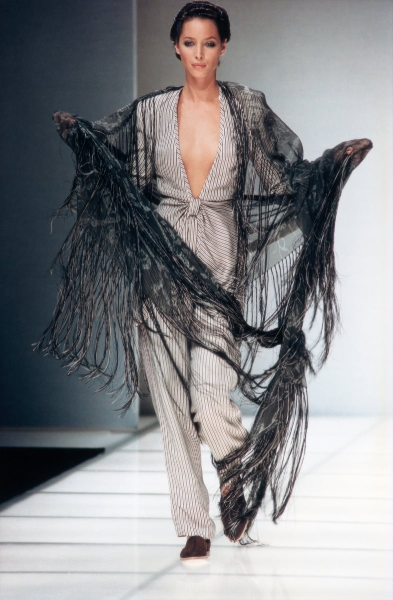 Giorgio Armani 台中旗艦店開幕!陳庭妮、胡宇威盛裝同框,米蘭珍藏檔案首度跨海展出!