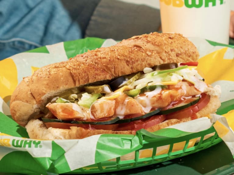 SUBWAY 巴馬乾酪麵包為何突然下架？前員工爆料粉料含「違禁品」，官方證實了！