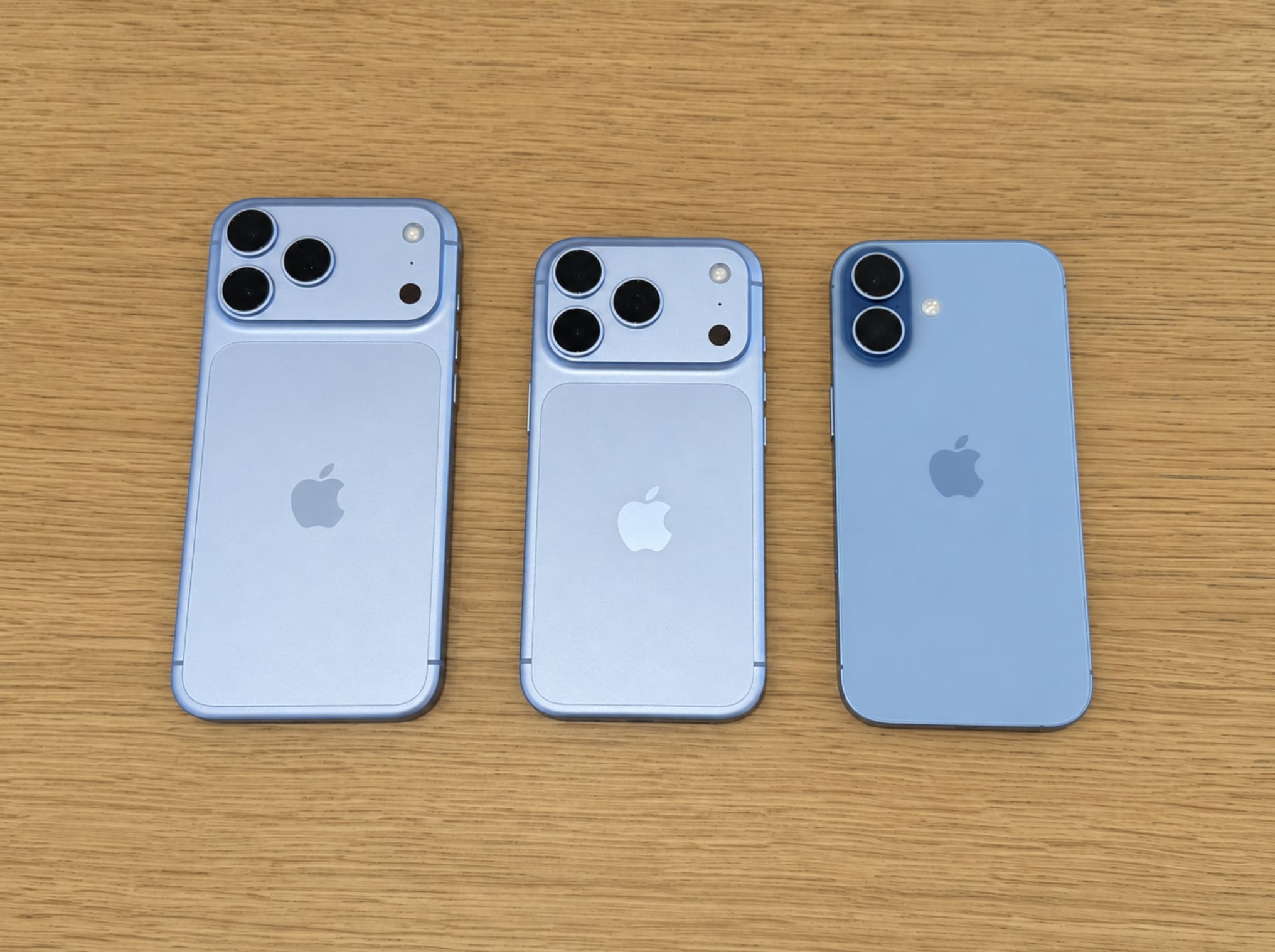 iPhone 18 Pro 台灣正式開賣!現場實機近賞,三大電信、好市多優惠一次看!