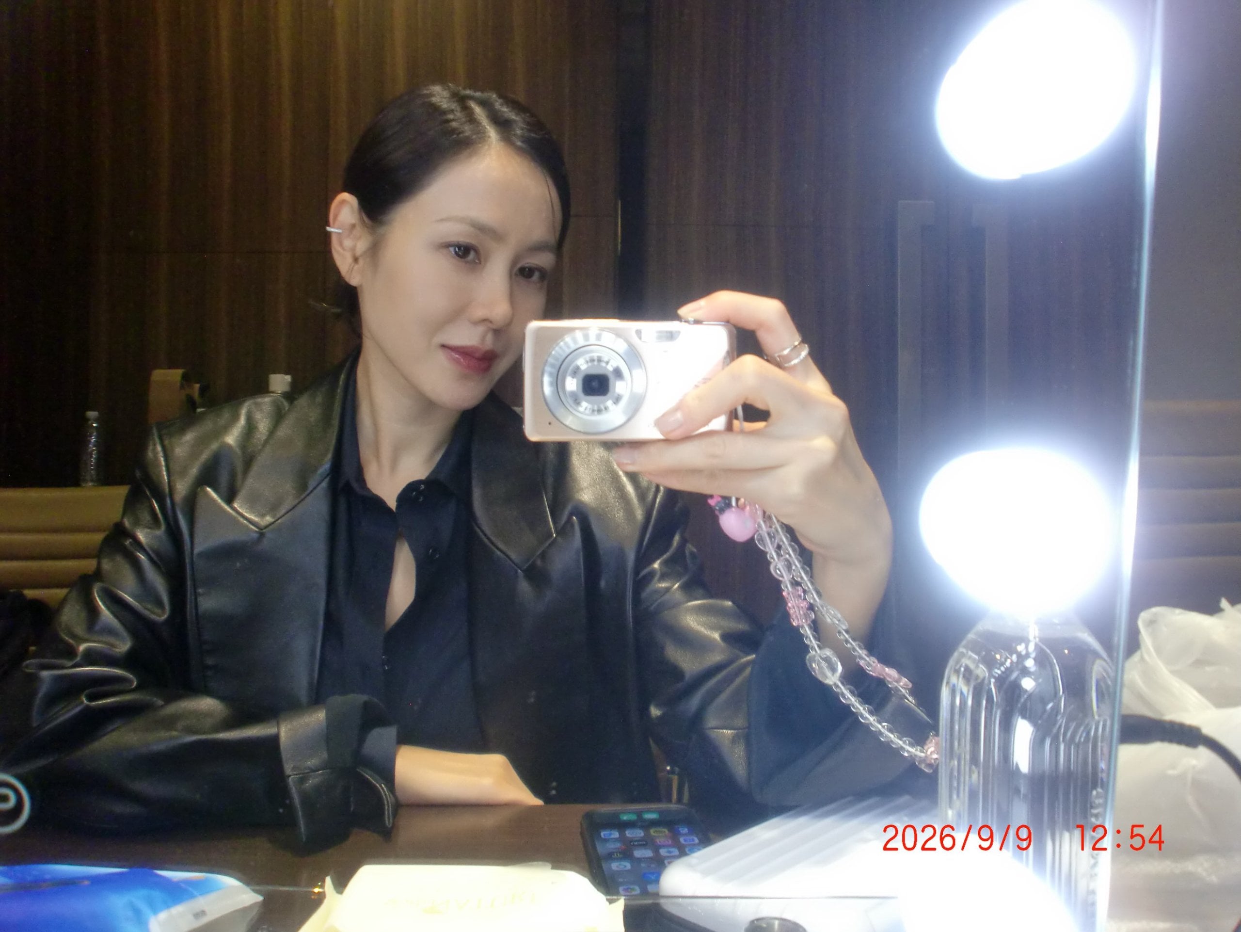 孫藝真親揭玄彬合照被貼紙遮臉真相!坦言:「是他自己要求的!」