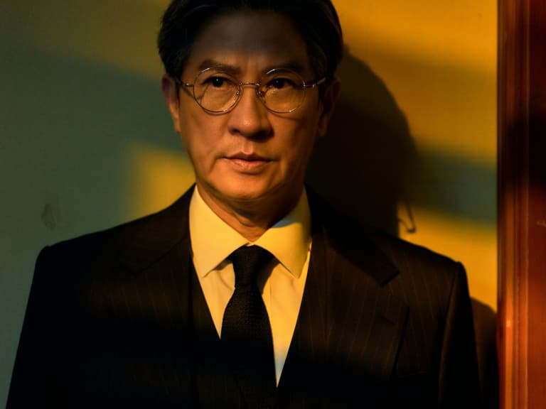 張家輝暌違 20 年回歸港劇《絕命法官》！連拍 7 天法庭戲累喊：「我快死了！」
