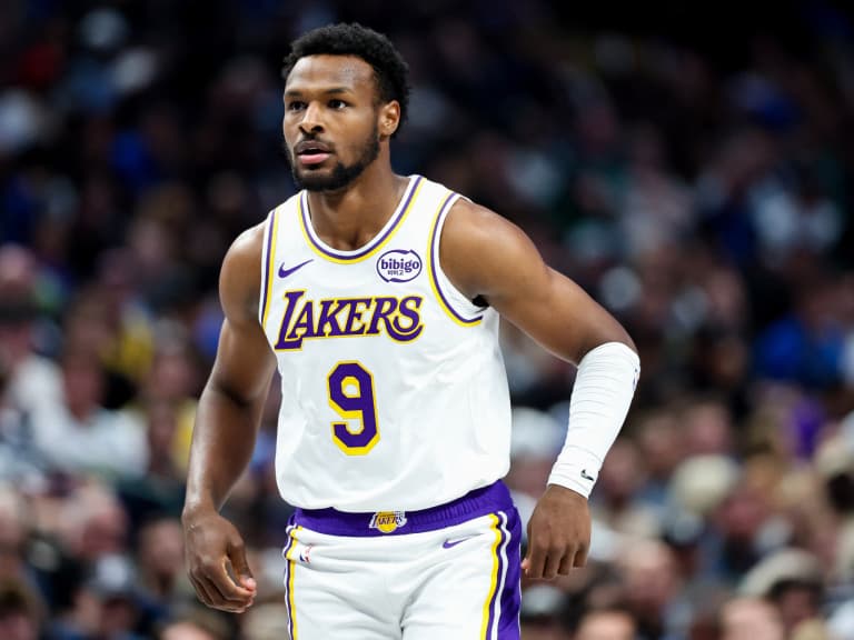 NBA／湖人新賽季 10 人輪替曝光！分析師預測布朗尼 Bronny James 恐遭排除，皇子上場時間成焦點！