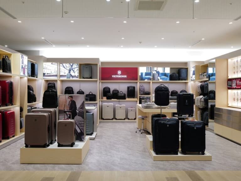 Victorinox 台北大巨蛋 Garden City 概念店開幕！MAVERICK 腕錶回歸，同步推出個人化服務與限時活動！